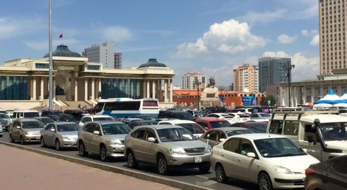 Үйлдвэрлэгдээд 10-аас дээш жил болсон машинд зургадугаар сарын 1-нээс Улаанбаатарын дугаар олгохгүй