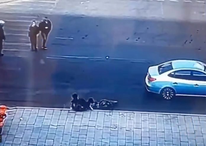 Явган зорчигчийг мөргөж