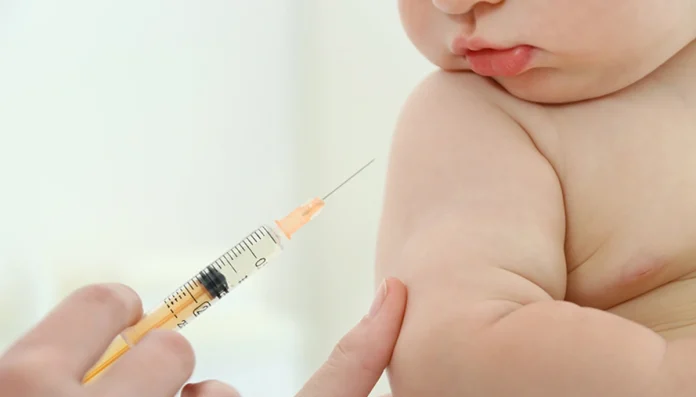 зургаан сартай хүүхдүүдийг вакцинжуулах