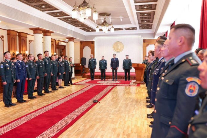 Батлан хамгаалах салбарын 100 орчим алба хаагчдад орон сууцны урьдчилгаа өгчээ
