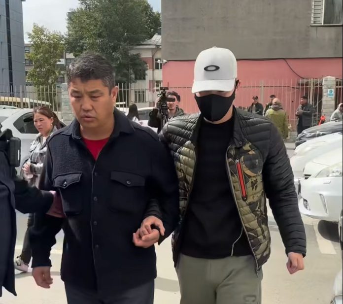 Д.Дашзэвэг: Хүү маань эдгэрэх боломжгүй гэмтэлтэй болсон, гэтэл түүнийг хөнгөн гэмтэл учруулсан гэж ялласан
