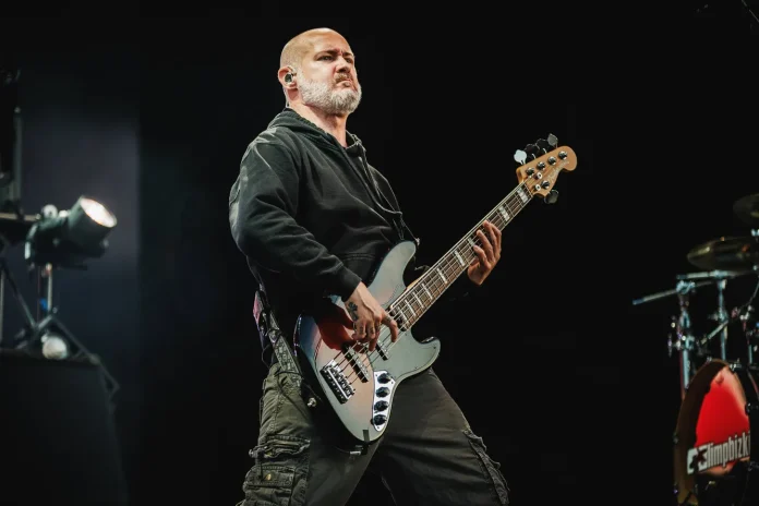 “Limp Bizkit” хамтлагийн аргил гитарчин Сэм Риверс 48 насандаа таалал төгсөв