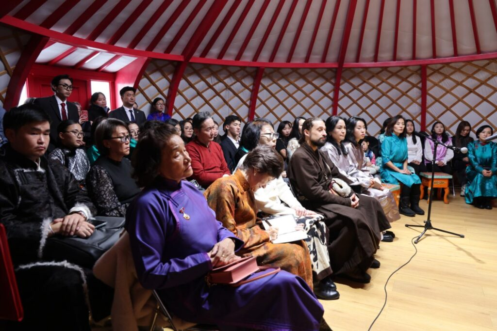 “Хаан Чингэл баатар” туулий̆г Монгол бахархлын өдөр хайллаа
