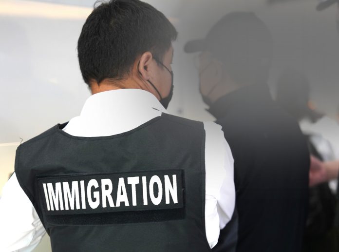 Өнгөрсөн сард 11 улсын 240 иргэнийг албадан гаргажээ