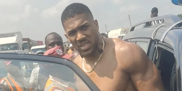 Энтони Жошуа Нигерид осолд орж, хүнд гэмтэл авлаа