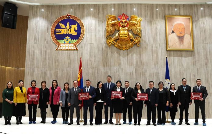 Oюуны хөгжлийн бэрхшээлтэй хүүхдүүд суралцдаг 55-р сургууль шилдгээр шалгарч, ₮20 саяар шагнууллаа