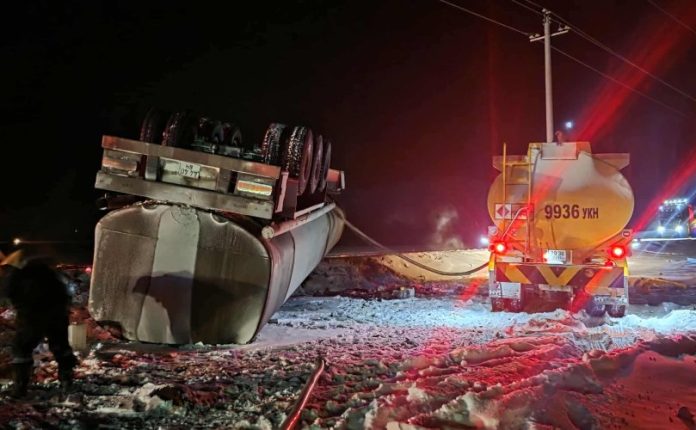 16 тонн түлш асгарсан байсныг аюулгүй болгов