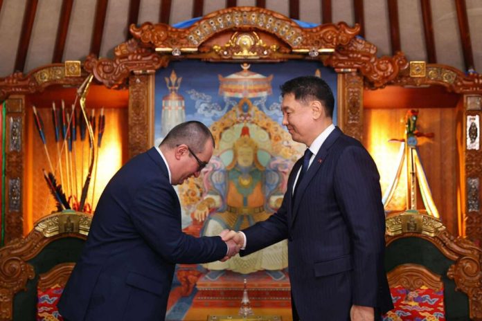 Ерөнхийлөгч У.Хүрэлсүх Беларусийн Элчин сайдыг хүлээн авч уулзлаа