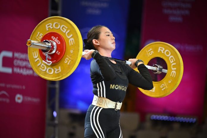 хүндийн өргөлтийн УАШТ-д найм дахь удаагаа түрүүллээ