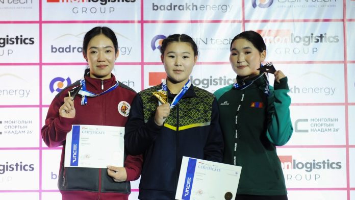 Хүндийн өргөлтийн улсын аваргын эхний өдрийн аваргууд тодров