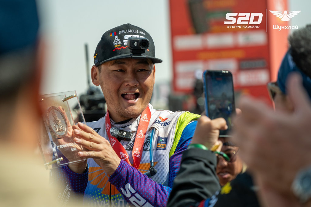 Э.Халиунболд Дакар ралли-2026 тэмцээнээс цом хүртлээ