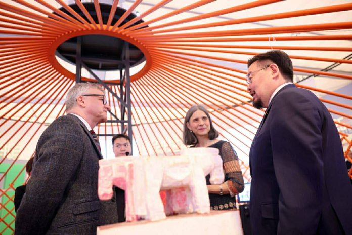 Монгол орон