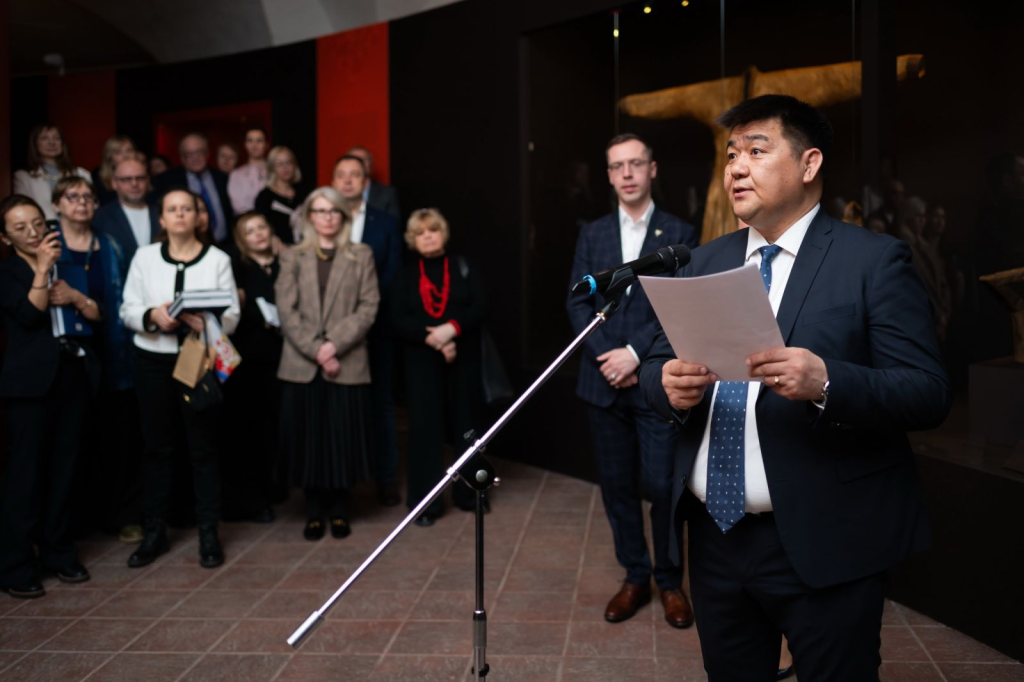 Москвагийн Кремльд "Чингис хааны үр сад" үзэсгэлэн үүдээ нээлээ