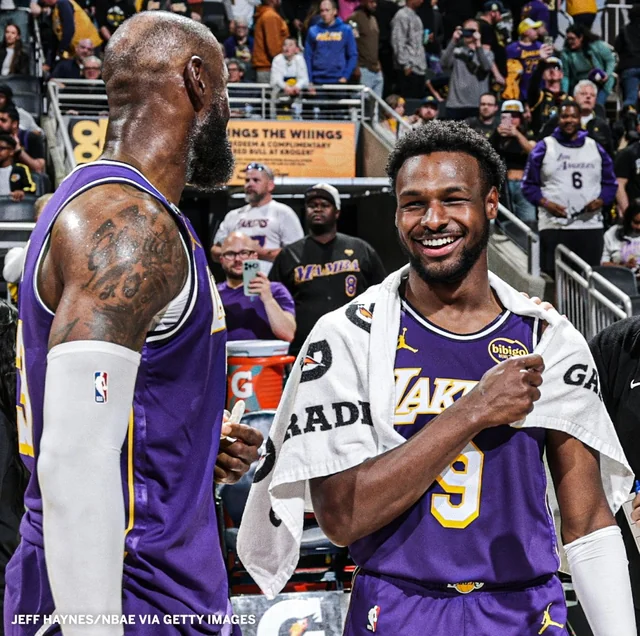 Леброн Жэймс НБА-ын түүхэнд хүүдээ оновчтой дамжуулалт өгсөн анхны тоглогч боллоо