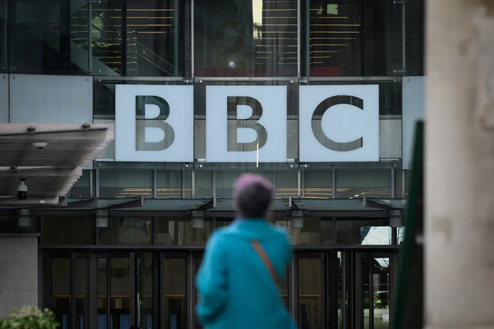 BBC зардлаа танах хүрээнд 2 мянга хүртэл ажлын байр цомхотгохоор болжээ