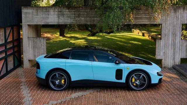 Ferrari Luce танилцуулсны дараа хувьцаа уналаа