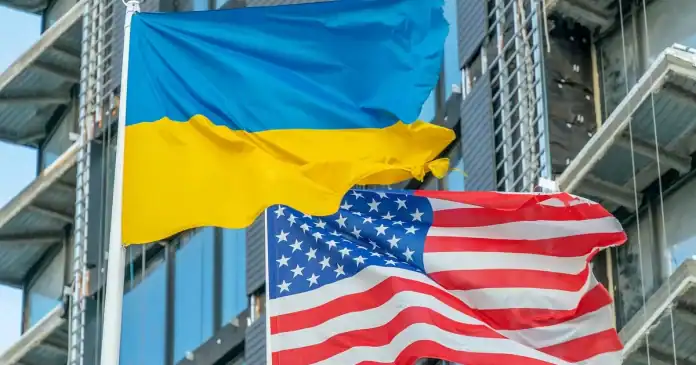 Трамп Украинд үзүүлэх тусламжийг 99 хувиар танажээ