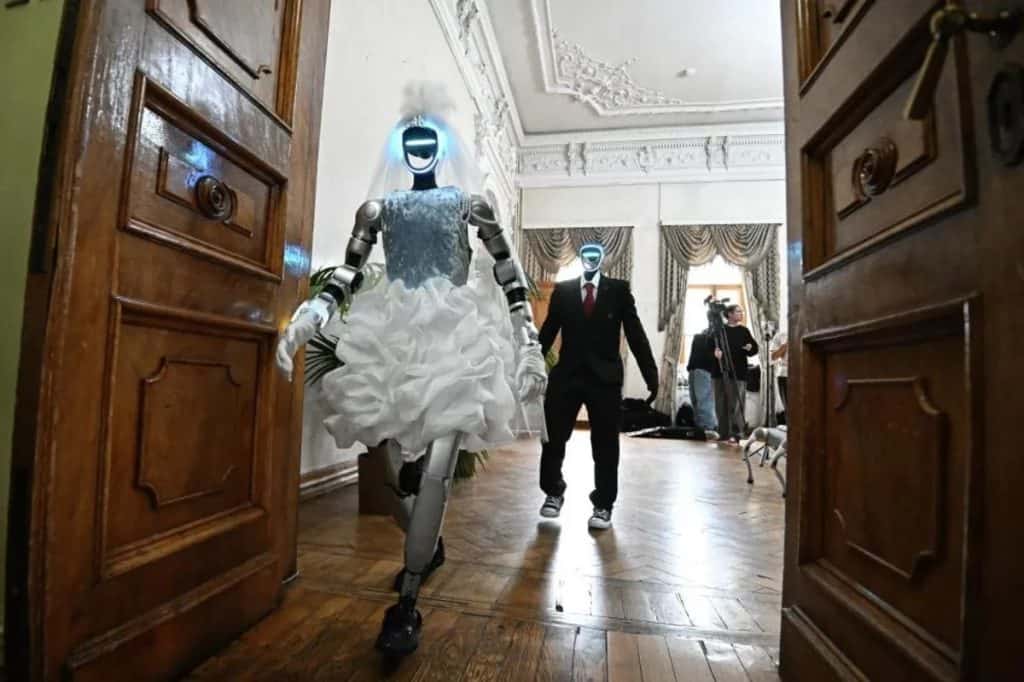 Москвад роботуудад зориулсан “хуримын ёслол” зохион байгуулжээ