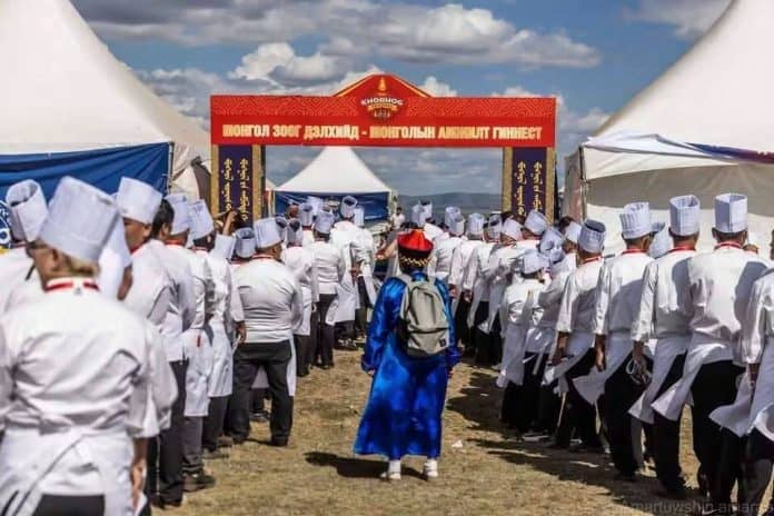 Монгол хорхгийг Гиннест бүртгүүллээ
