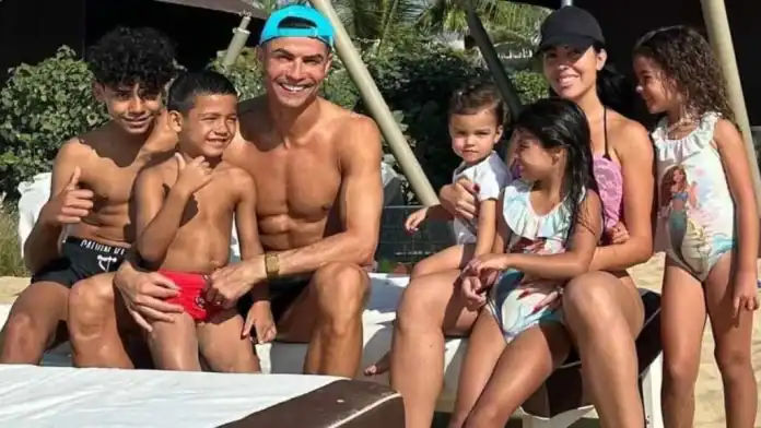 ronaldo with kids