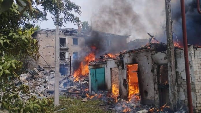 ОХУ Киевт 12 цагийн турш агаарын цохилт өгч, 12 хүн амиа алджээ