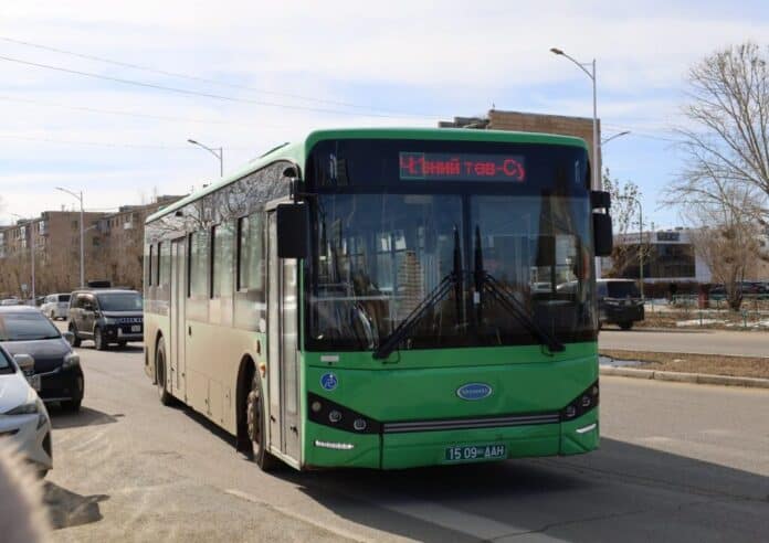 Дарханы сурагчдад таатай мэдээ: Автобусаар үнэ төлбөргүй зорчиж эхэллээ