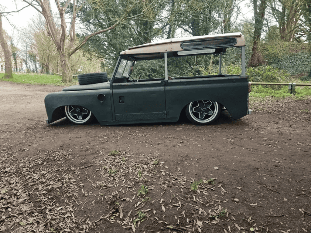 Дэлхийн хамгийн намхан Land Rover-ийг худалдаанд гаргажээ 1 Дэлхийн хамгийн намхан Land Rover худалдаанд гарлаа