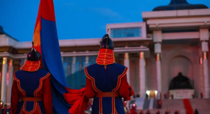 Ирэх сарын 10-нд бүх нийтээр амарна
