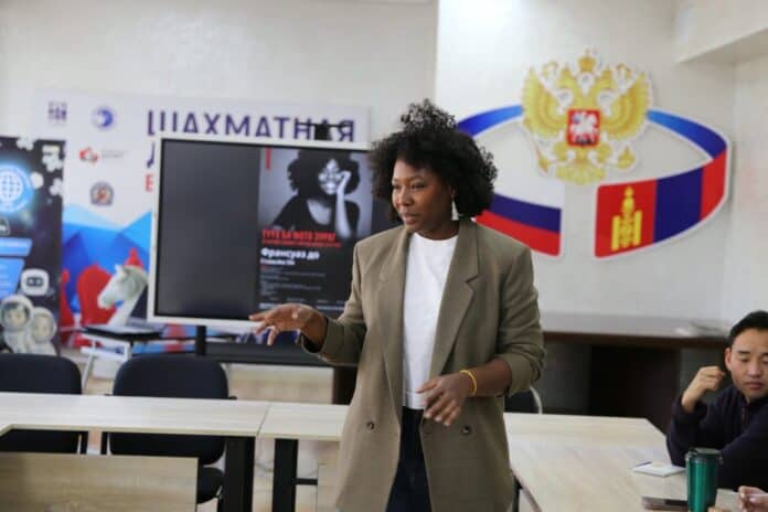 Улаанбаатар дахь Оросын шинжлэх ухаан, соёлын төвд жүжгийн зохиол бичих мастер сургалт үргэлжилж байна